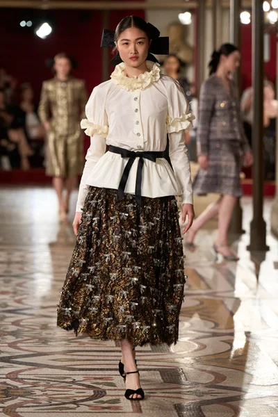 Look 15